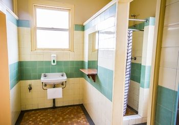 Grand Hotel Rockdale - Accommodation Perth 7