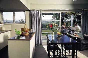 Vineyard Hill - Accommodation Perth 2