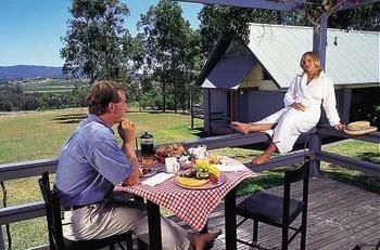 Vineyard Hill - Accommodation Perth 3