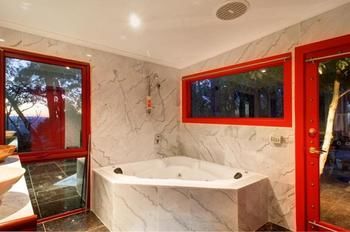 Mt Dandenong Imperial Retreat - Accommodation Perth 12