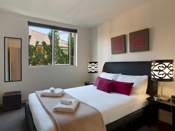 Catani 2 - Accommodation Perth 1