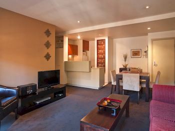 Catani 2 - Accommodation Perth 5