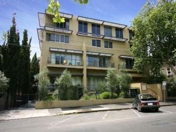 Catani 2 - Accommodation Perth 6