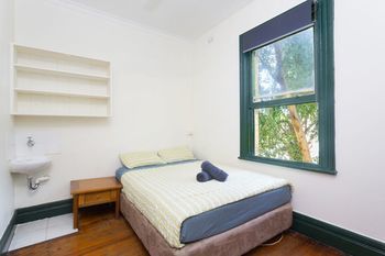 The Village Glebe - Hostel - Accommodation Perth 1