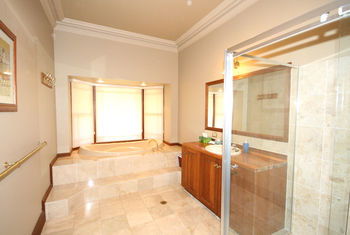 Relaxin - Accommodation Perth 12