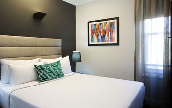 Hotel Challis - Accommodation Perth 9