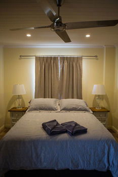 The Wattle Lodge - Accommodation Perth 4