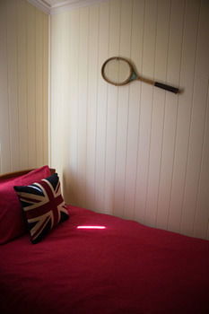 The Wattle Lodge - Accommodation Perth 7