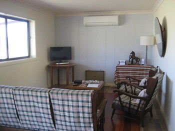 The Wattle Lodge - Accommodation Perth 18