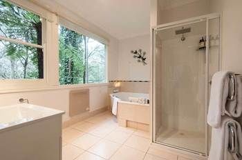 A Cottage In The Forest - Perth Resorts 4