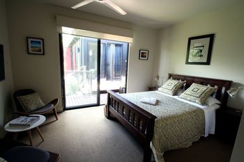 Phoenix Eumundi Bed & Breakfast - Accommodation Perth 1