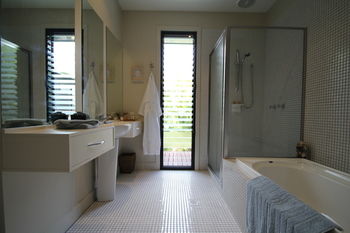 Phoenix Eumundi Bed & Breakfast - Accommodation Perth 6