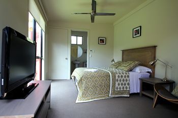 Phoenix Eumundi Bed & Breakfast - Accommodation Perth 9