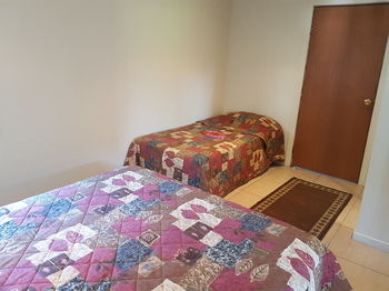 Bentley Waterfront Motel & Cottages - Accommodation Perth 4