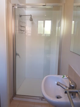 Bentley Waterfront Motel & Cottages - Accommodation Perth 9