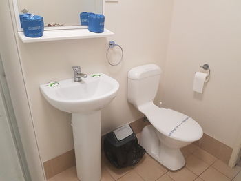 Bentley Waterfront Motel & Cottages - Accommodation Perth 10