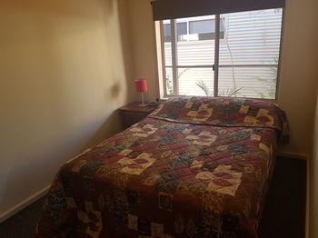 Bentley Waterfront Motel & Cottages - Accommodation Perth 23