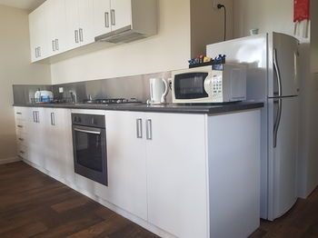 Bentley Waterfront Motel & Cottages - Accommodation Perth 48
