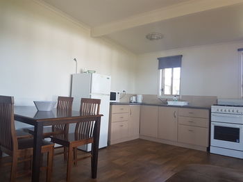 Bentley Waterfront Motel & Cottages - Accommodation Perth 73
