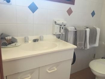 Bridgeview Motel - Perth Resorts 4