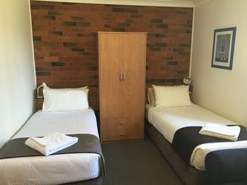 Bridgeview Motel - Perth Resorts 7