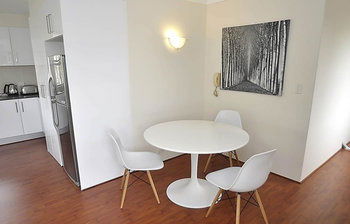 Balmain 1 Mont Furnished Apartment - Accommodation Perth 2