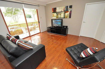 Balmain 12 Foy Furnished Apartment - Accommodation Perth 3