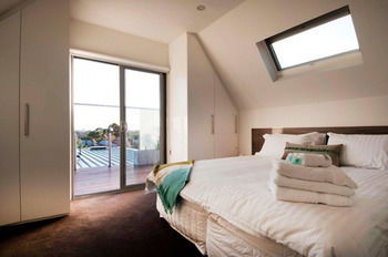 Position Perfect - Perth Resorts 3
