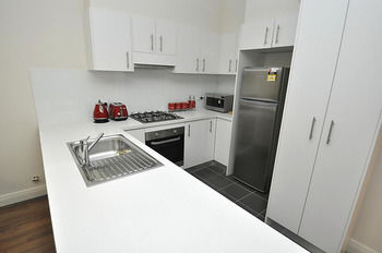 Glebe Furnished Apartments - Accommodation Perth 5