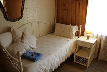 A Settler's Cottage - Accommodation Perth 4