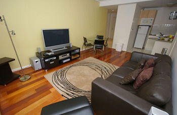 Homebush 3 Ben Furnished Apartment - Accommodation Perth 7
