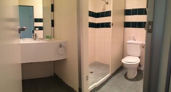 22 Travellers Accommodation - Hostel - Accommodation Perth 9