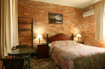 CBC Bed & Breakfast & Cafe - Perth Resorts 4