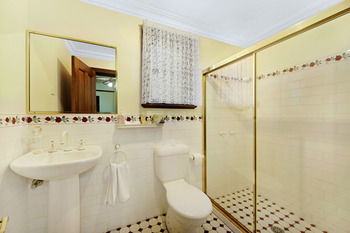 CBC Bed & Breakfast & Cafe - Perth Resorts 11