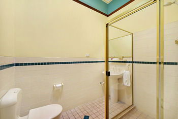 CBC Bed & Breakfast & Cafe - Perth Resorts 12