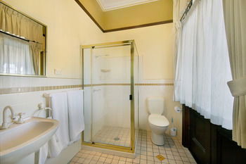 CBC Bed & Breakfast & Cafe - Perth Resorts 15