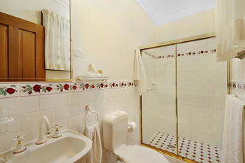 CBC Bed & Breakfast & Cafe - Perth Resorts 28