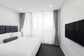 Meriton Serviced Apartments Church Street - Accommodation Perth 9