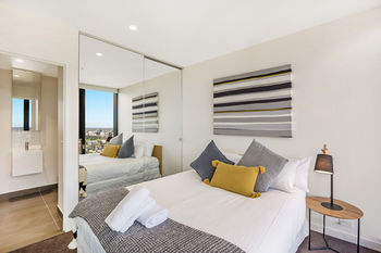 Serviced Apartments Melbourne - Accommodation Perth 32