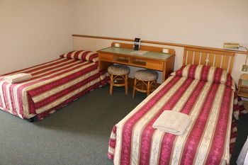The Hermitage Motel - Accommodation Perth 6