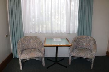 The Hermitage Motel - Accommodation Perth 7