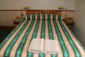 The Hermitage Motel - Accommodation Perth 11