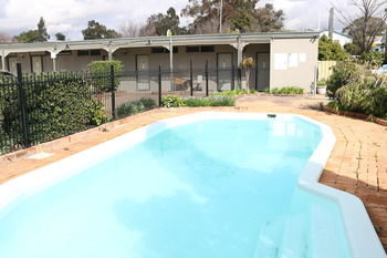 The Hermitage Motel - Accommodation Perth 18