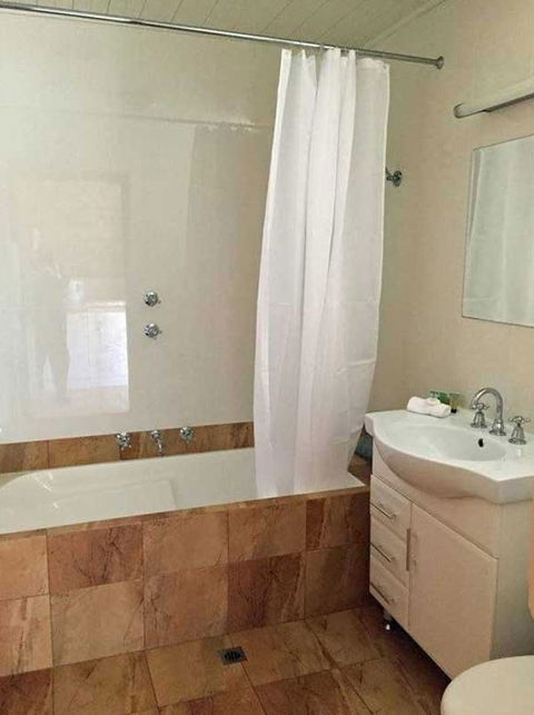 Coonawarra Units - Accommodation Perth 4