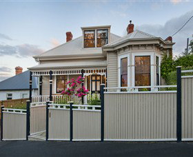 Library House - Accommodation Perth 1