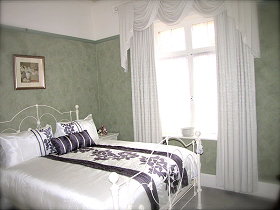 Crescentfield Cottage - Accommodation Perth 1