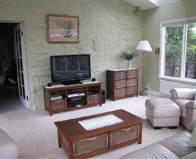 Crescentfield Cottage - Accommodation Perth 4