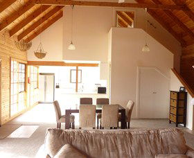 Pinot Cottage On Charles Reuben Estate - Accommodation Perth 2