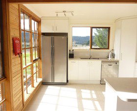 Pinot Cottage On Charles Reuben Estate - Accommodation Perth 5