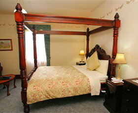Lodge On Elizabeth - The - Accommodation Perth 3